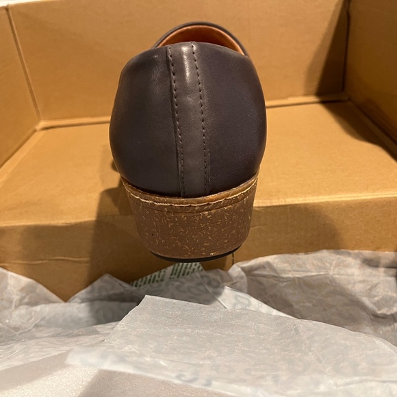 Softwalk Addie Slip-on 8 1/2 WW - Picture 3 of 7